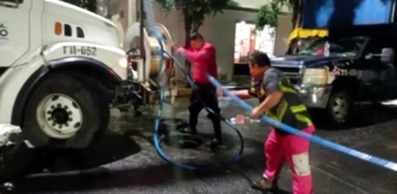 Operativo con mil trabajadores tras granizada en Cuautepec