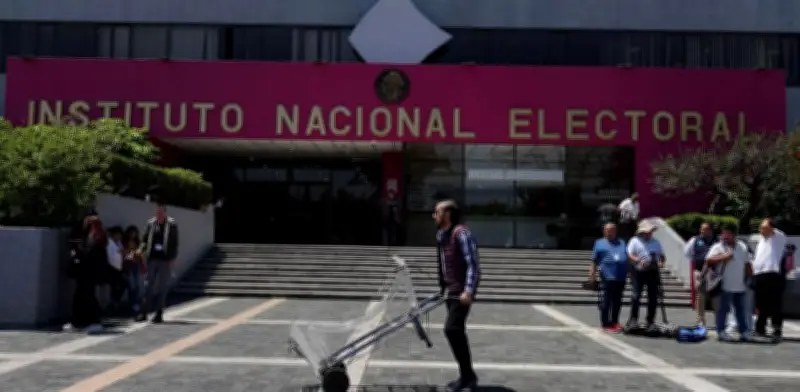 Partido Paz y Somos México reciben oficinas en el INE