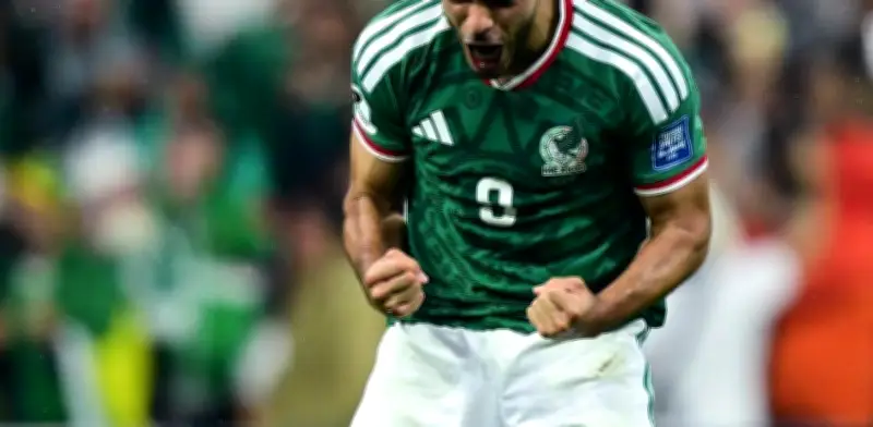 Raúl Jiménez busca aumentar su cuenta de goles ante Jordan Pickford en octavos del Mundial 2026