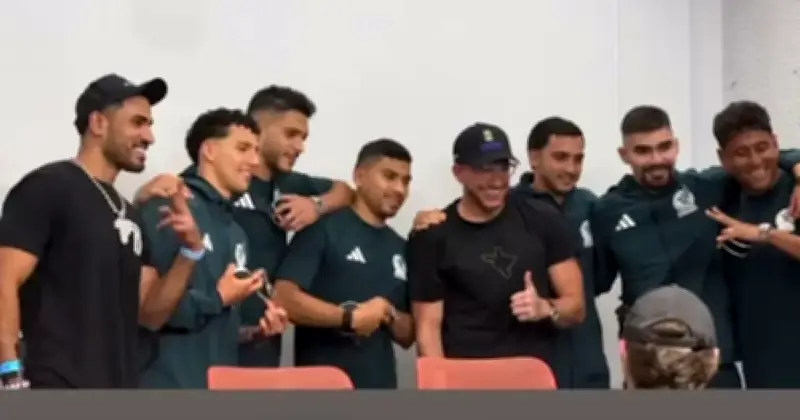 Selección Mexicana devuelve Rolex de influencer tras debate ético