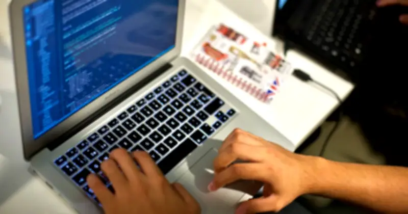 Tec de Monterrey crea su propio ChatGPT para regular la IA en aulas