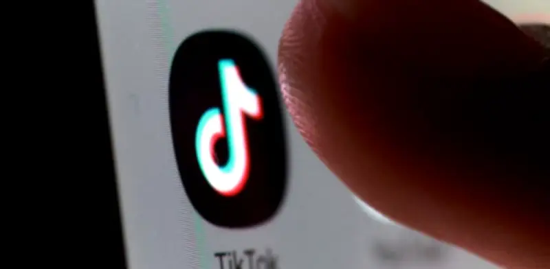 TikTok evita juicio por adicción a redes sociales tras acuerdo con adolescente