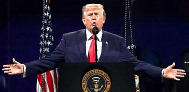 Trump celebra 250 años de independencia de EU y arremete contra comunistas