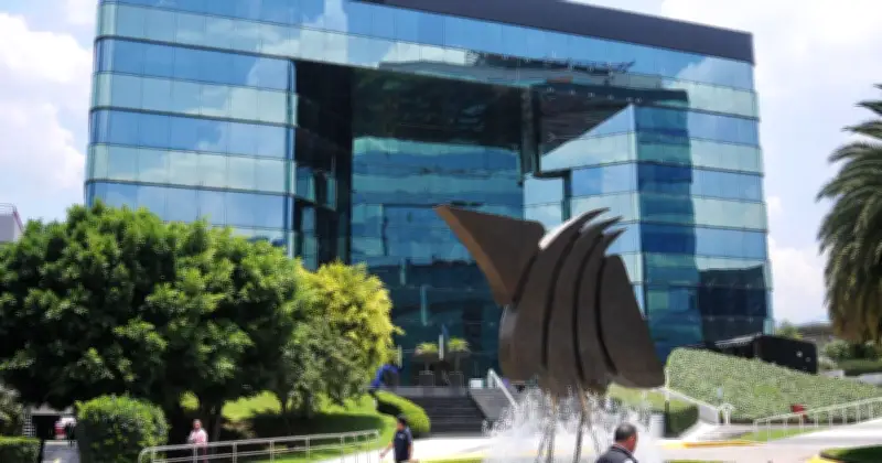 TV Azteca es declarada en concurso mercantil para reestructurar deuda