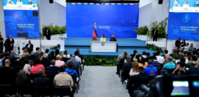 Venezuela agradece a México respuesta inmediata de rescatistas tras sismo