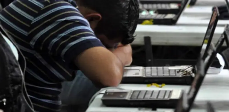 Vivir en piloto automático deteriora el bienestar emocional, advierte especialista