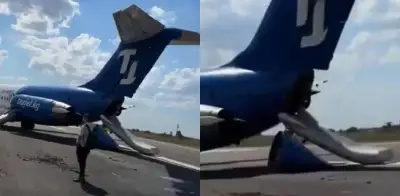 Colapsa tren de aterrizaje de avión en Kirguistán; evacúan a 181 pasajeros