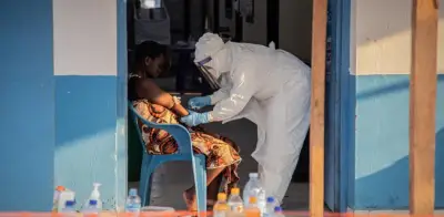 OMS reporta 506 muertes y 1,561 casos de ébola en Congo