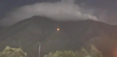 Rayo provoca incendio forestal en Cerro del Fraile en García, Nuevo León