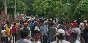 Enfrentamiento en Hidalgo por arco de bienvenida deja varios heridos