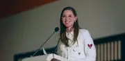 Mariana Rodríguez lanza 'Arcoíris humano', su debut en la música infantil