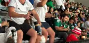 Música ameniza espera de hora por tormenta en México vs Inglaterra
